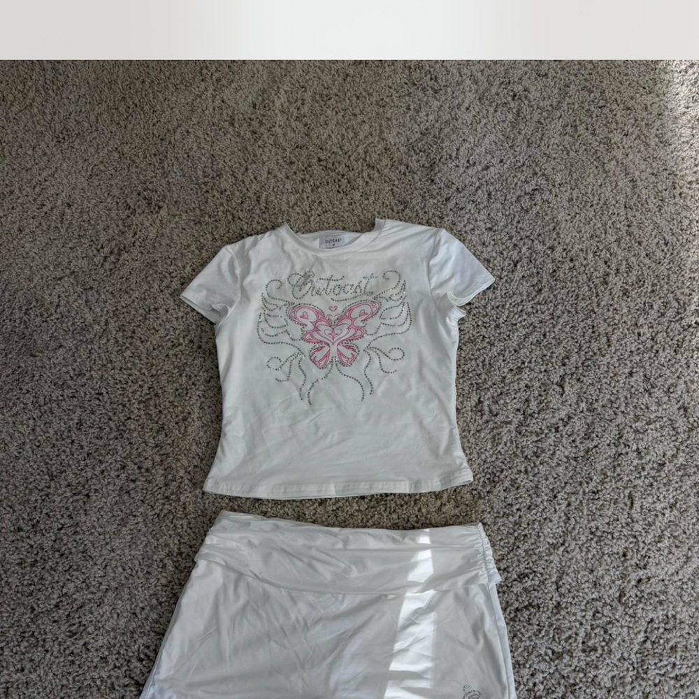 Women's White Graphic Tee and Shorts Set - Picture 2 of 3